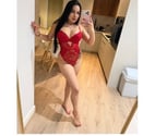 Birmingham City Centre - Birmingham — Brunette with big breasts 🔥🇧🇷