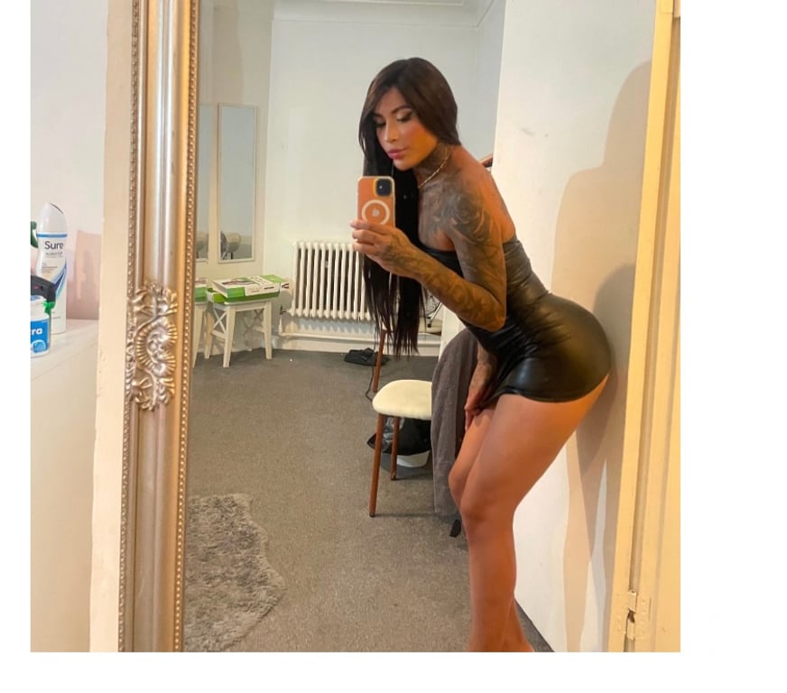 Trans Escorts South East London West Croydon (Tramlink) Station - South East London - Photos for Mia pacheco 🍌🍑 brasileira 🇧🇷