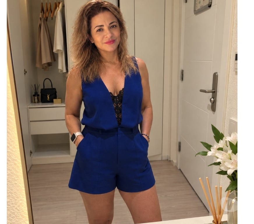 Escorts South West London Richmond upon Thames - Photos for Vicky Petite Brazilian
