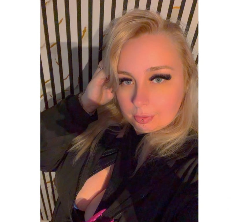 Adult Entertainment West Yorkshire Leeds - Photos for Blonde bbw texting and content phone services only