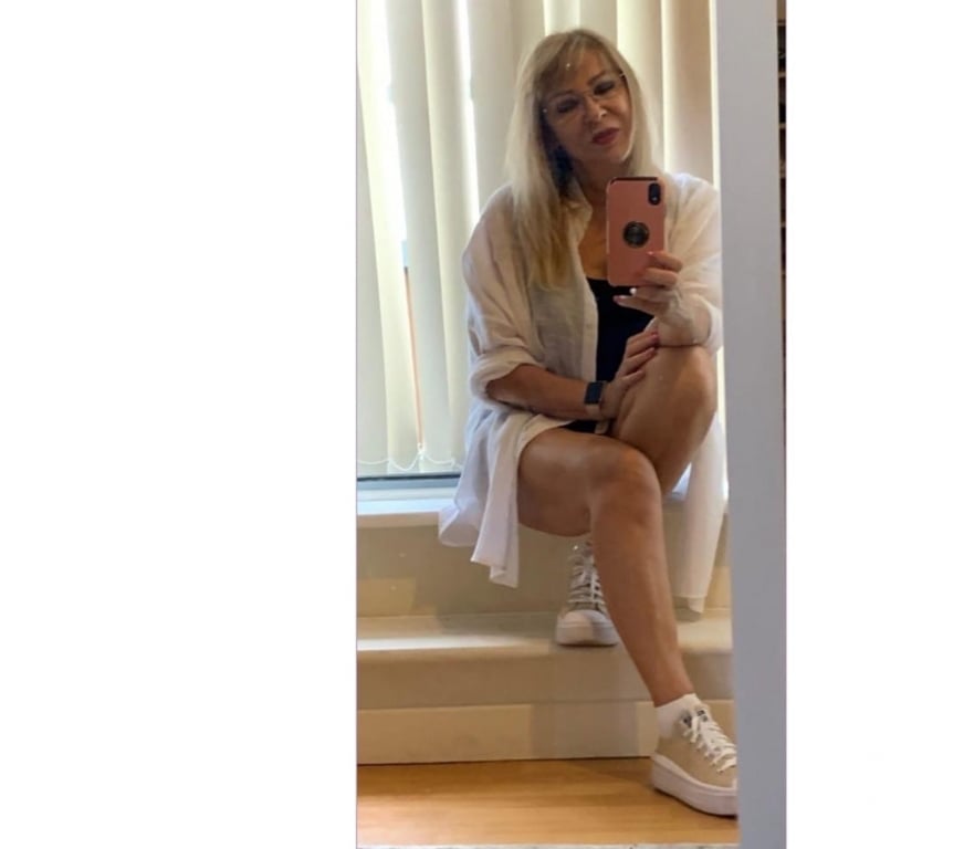 Escorts West Sussex Crawley - Photos for Linett 49🔥 European Lady. Let's go on an adventure, guys!