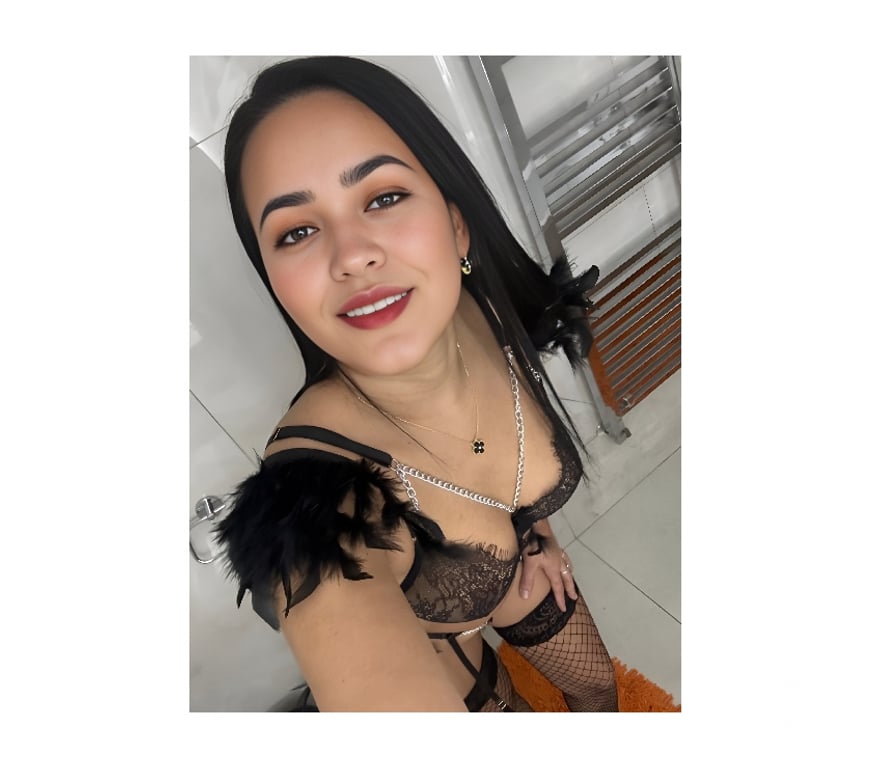 Escorts North London Enfield - Photos for MAYA BRAZILIAN PARTY 5