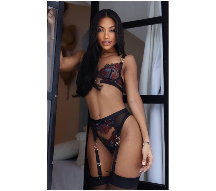 Escorts Aberdeen Aberdeen City Centre - Aberdeen - Photos for 🚨KAROL THE BEST OWO , PARTY 🍒🍭🍭🍑
