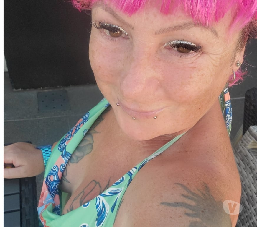 Escorts West Berkshire Reading - West Berkshire - Photos for Tattooed, Curvy, Alternative, Yorkshire 52yrs, GFE, OWO