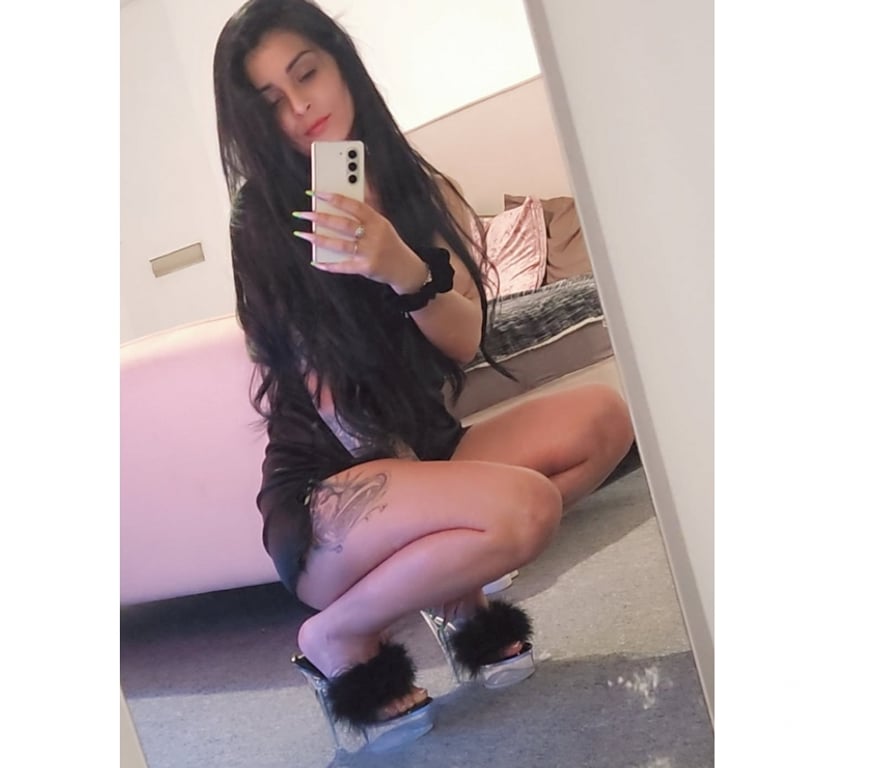 Escorts Essex Thurrock - Essex - Photos for Hi I'm Cristina... it's nice to meet you!