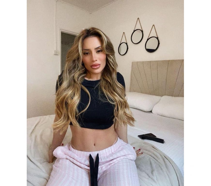 Escorts East London Old Street Station - East London - Photos for Come in… discover your new Latin obsession. 🇧🇷💋