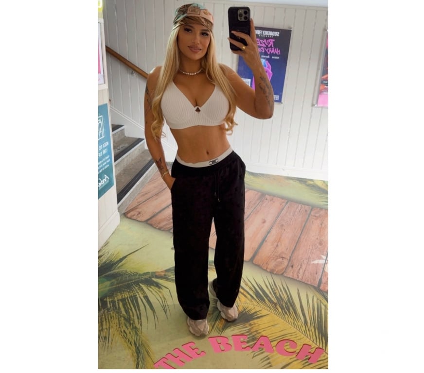 Escorts Kent Folkestone and Hythe - Photos for HOT BRAZILIAN 🔞 NOT FAKE! PARTY GIRL 🥳💯
