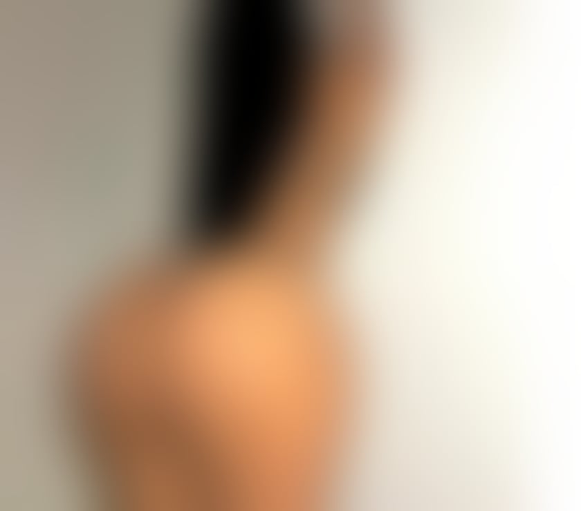 Seductive, hot girl Anitta