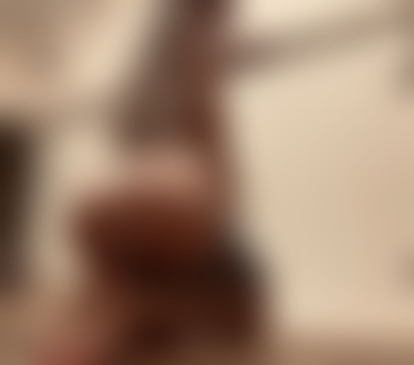 Northampton - West Northamptonshire — Yenny is ready for party. text now