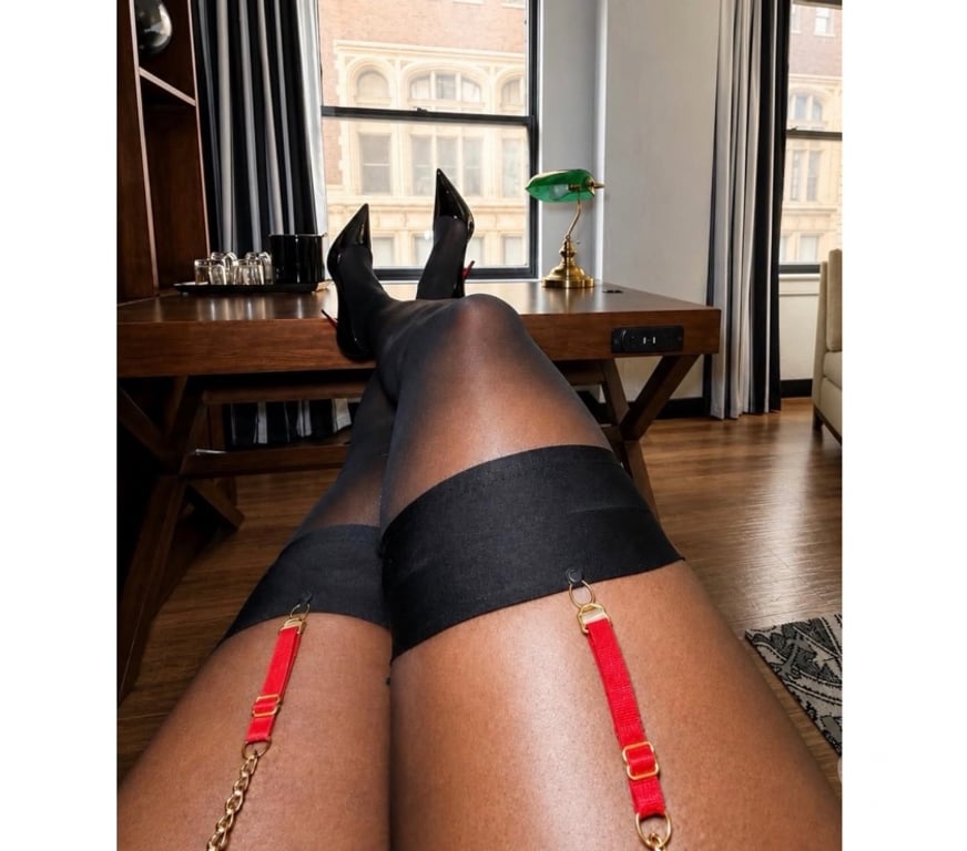 Escorts County Durham Darlington - Photos for Hot Ebony belly button n smooth skin