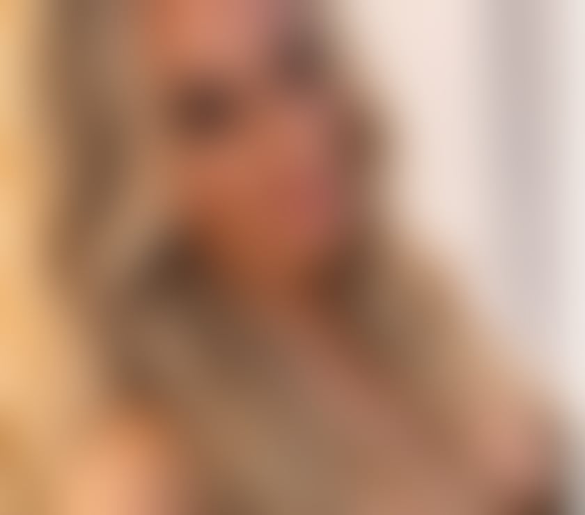Hinckley - Hinckley and Bosworth — Petite Belgian Classy GFE in Hinckley