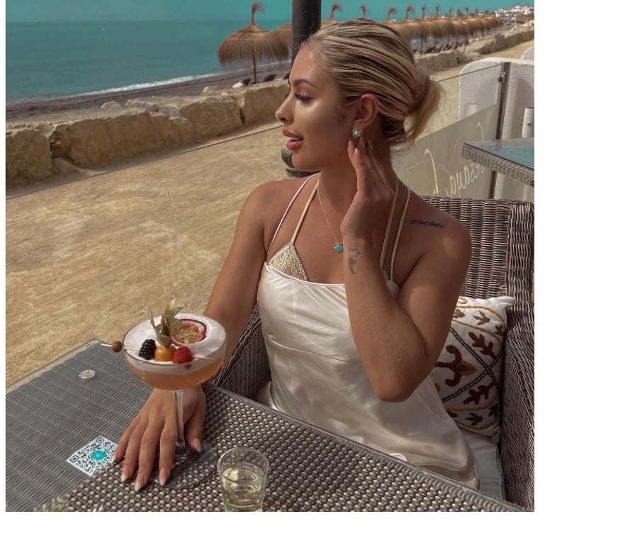 Escorts Gloucestershire Cheltenham - Photos for Pettite doll real pics caring only here few days , outcalls