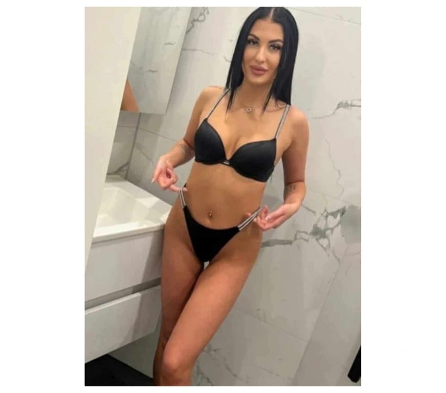Escorts West Yorkshire Leeds - Photos for ERIKA slim girl party owo 💯real