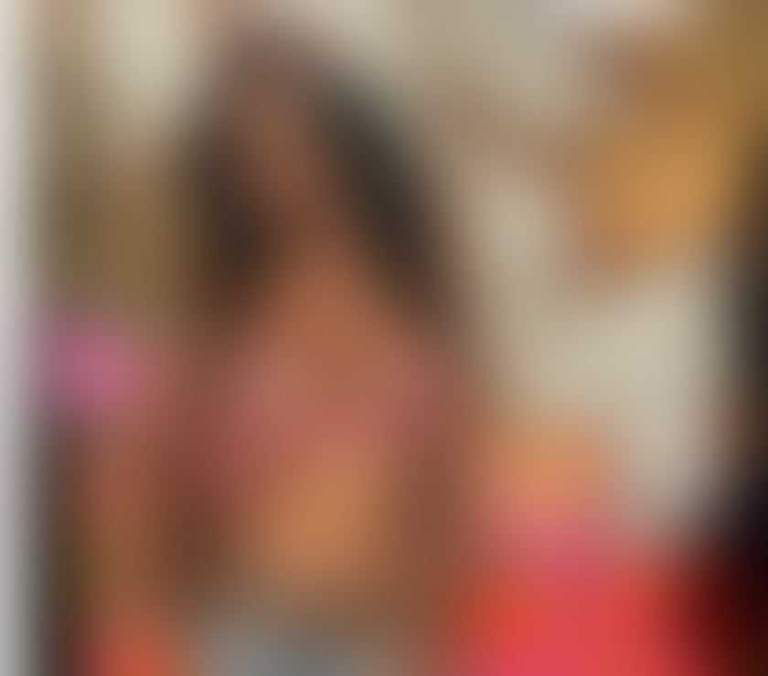 Trans Escorts West London Chiswick Park Station - West London - Photos for The Amazing Trans Queen most Feminine body and Face