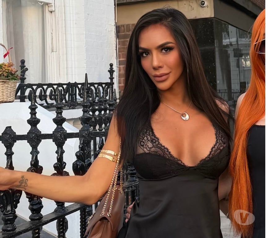 Trans Escorts West London Chiswick Park Station - West London - Photos for The Amazing Trans Queen most Feminine body and Face