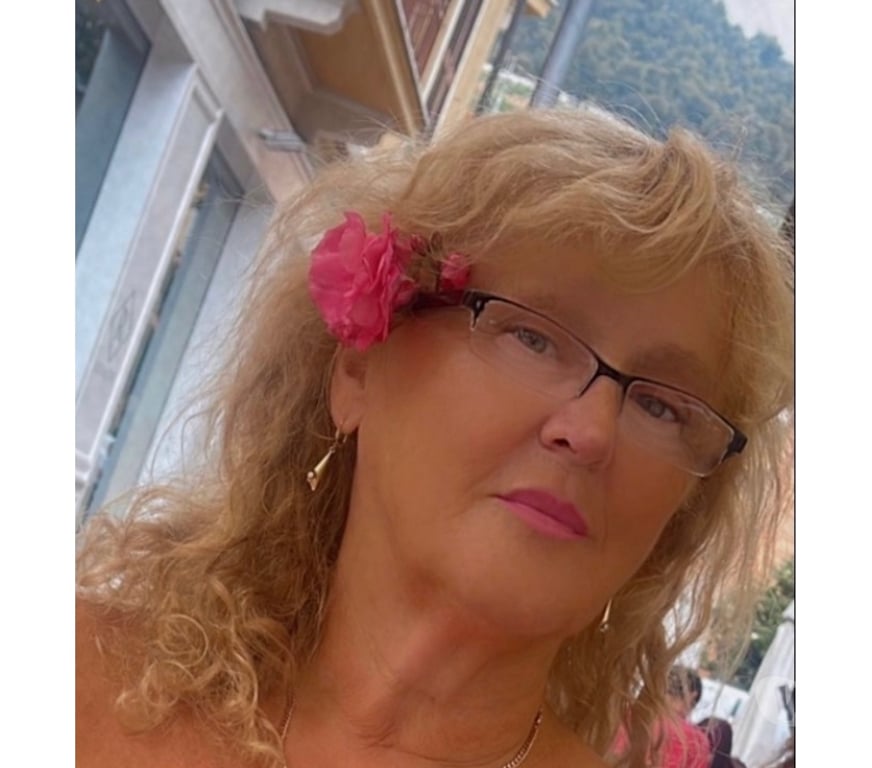 Full body massage West London Ealing Broadway - West London - Photos for Massage by mature masseuse Yolanda Poland