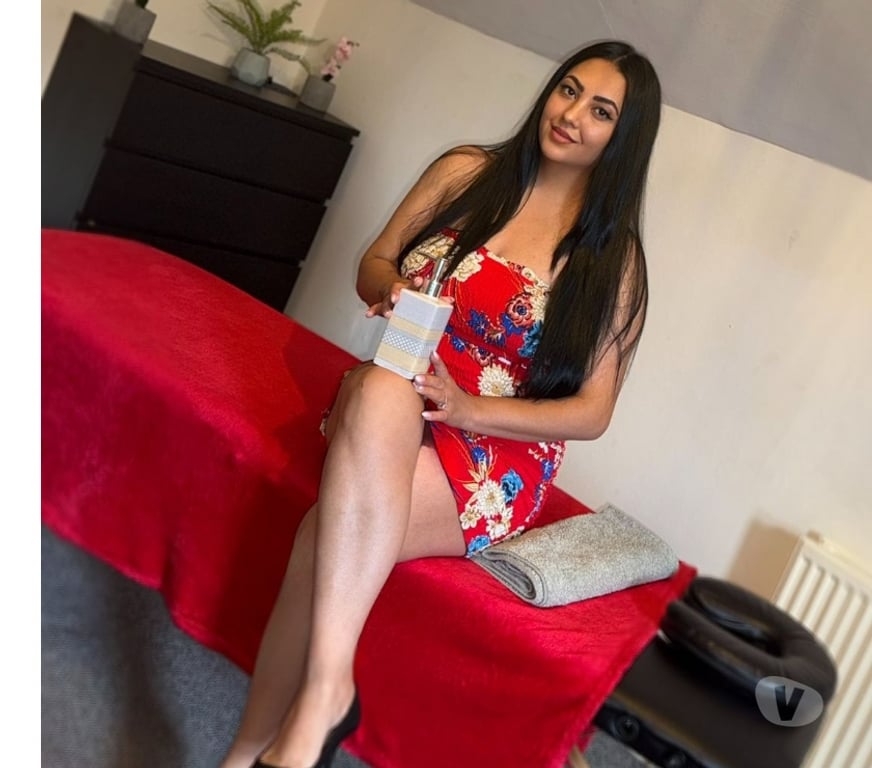 Escorts West Yorkshire Leeds - Photos for professional full body massage by Amira