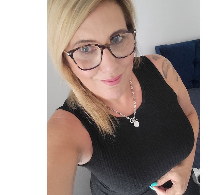 Escorts Suffolk Ipswich - Photos for English curvy milf rachel