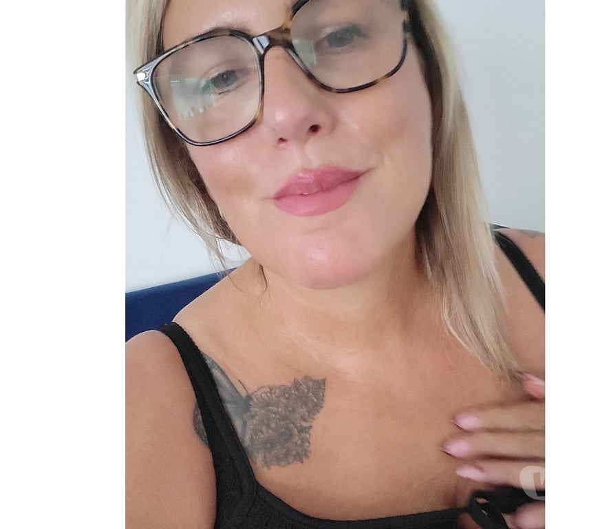 Escorts Suffolk Ipswich - Photos for English curvy milf rachel