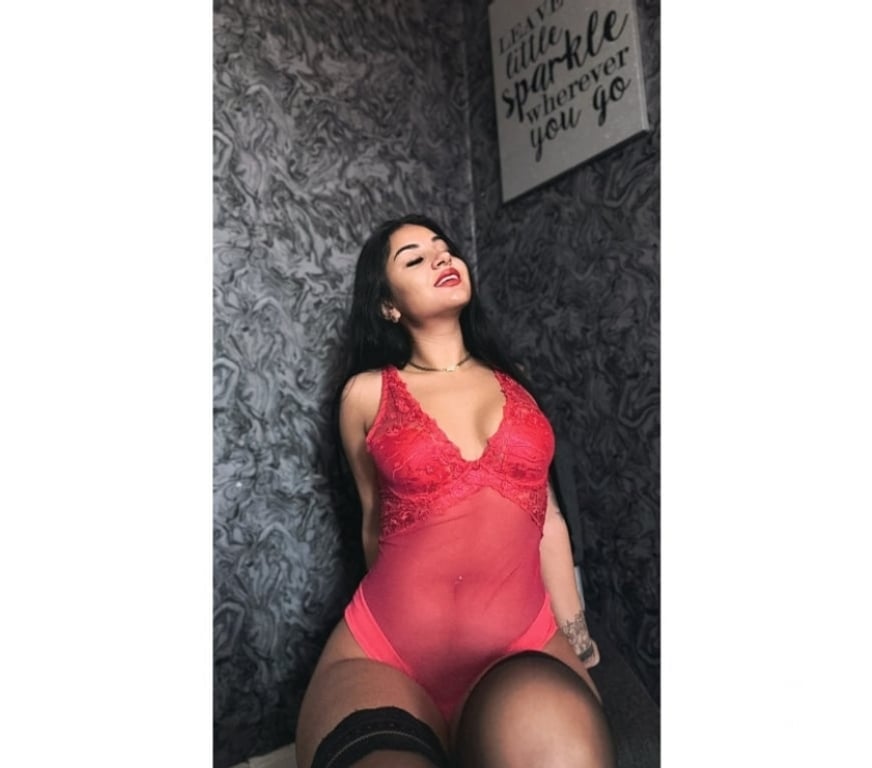 Escorts Shropshire Telford and Wrekin - Photos for professional full body massage by Amira