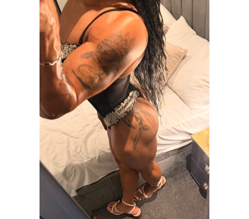 Trans Escorts Slough Slough Town Centre - Slough - Photos for Scarlett Brazilian 🇧🇷 🔥100 REAL😋🥂