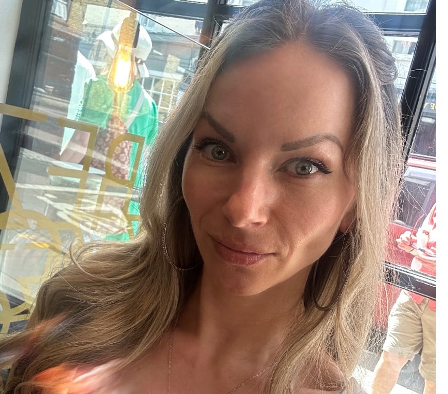 Adult Entertainment Central London Bayswater Station - Central London - Photos for Your office MILF! What’s app only 07469610066