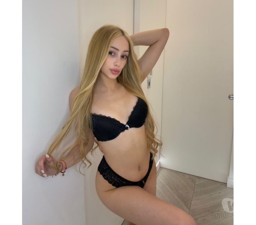 Escorts South West London Earl's Court Station - South West London - Photos for PETITTE SWEETY Jack Parties🥂SOME EXTRAS ARE INCLUDED