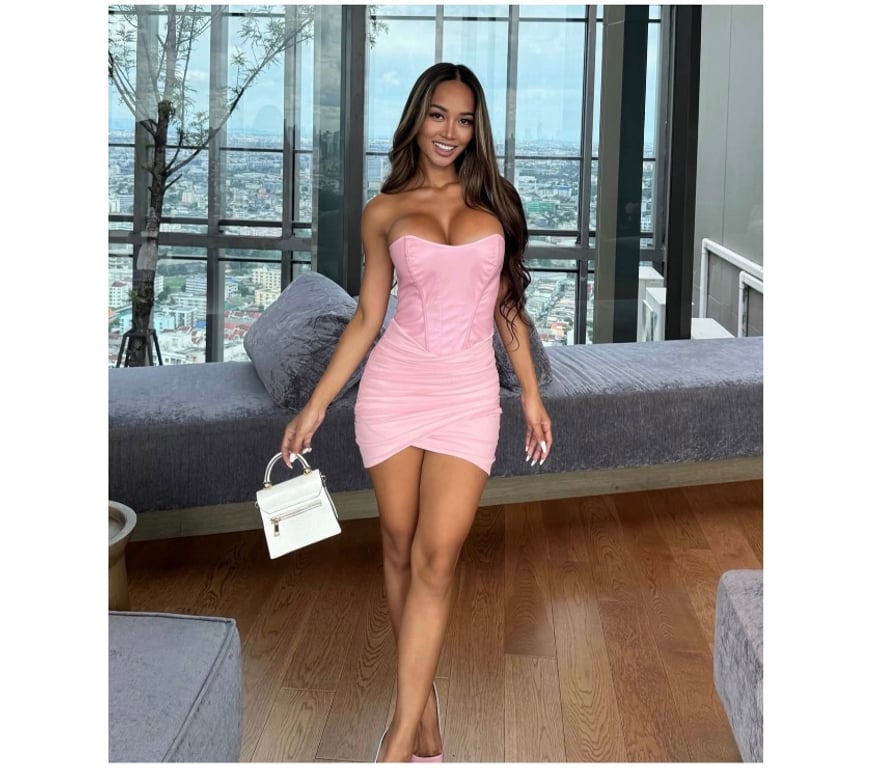 Escorts Surrey Epsom and Ewell - Photos for Krystal - BRUNETTE WONDERFULL EXPERIENCE 👅💕