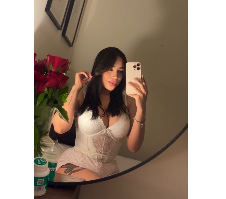 Escorts South East London Surrey Quays Station - South East London - Photos for SENSUAL, ATTRACTIVE AND CHARMING BRUNETTE 💋
