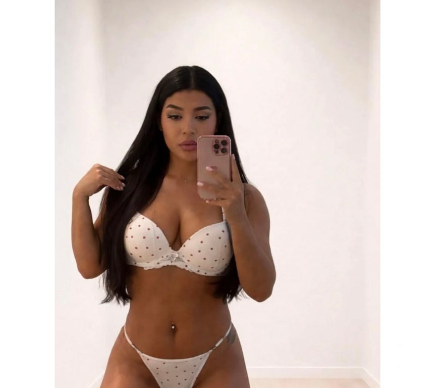 Escorts South East London Woolwich - South East London - Photos for colombian Girl 🇨🇴 Daniela sweet sexy 🔥