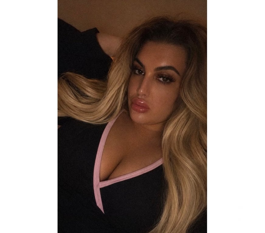 Trans Escorts North West London Sudbury - North West London - Photos for FAT ASS AMELIA BABE NEW AMD HORNY RN 🍆🍑