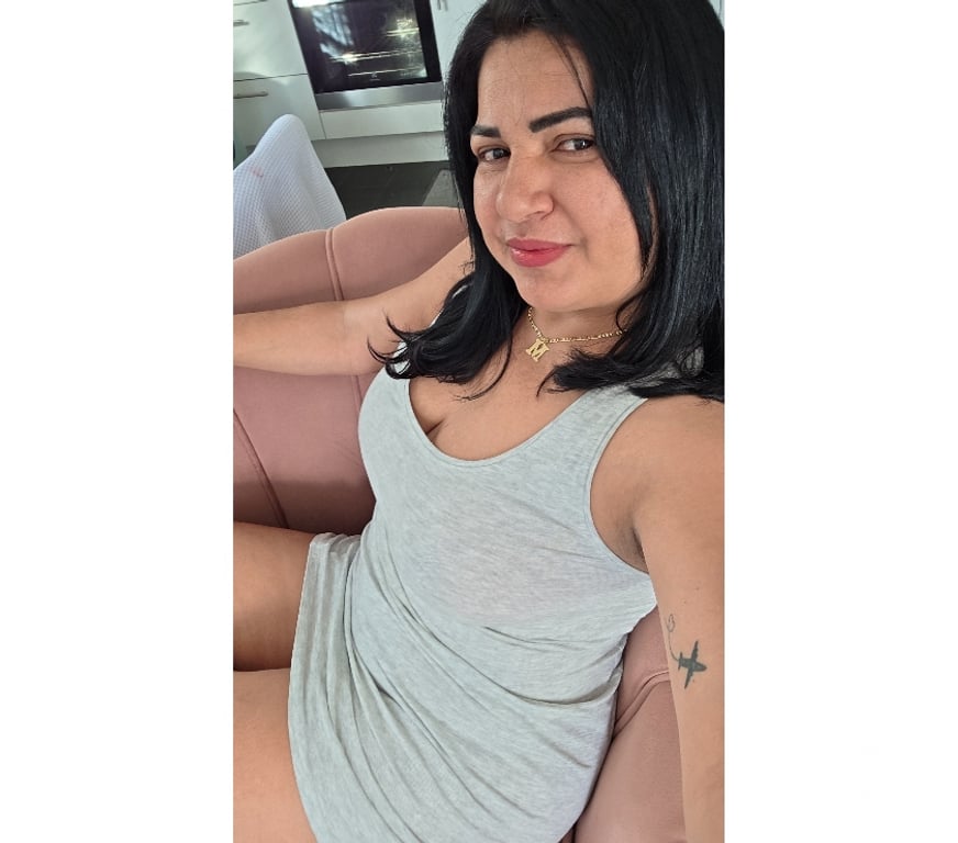 Escorts Kent Gravesham - Photos for Julie GFE brazilian 🇧🇷🇧🇷
