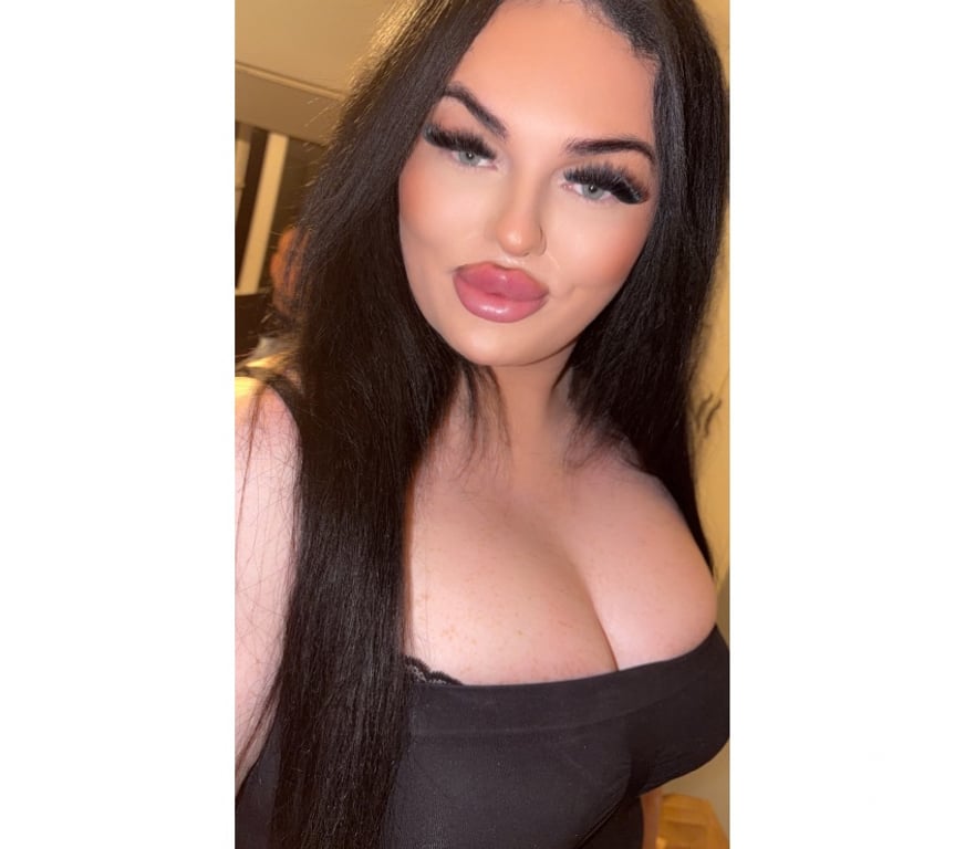 Trans Escorts Edinburgh Edinburgh - Edinburgh - Photos for 7 inch Irish curvy trans girl telegram tsavannax
