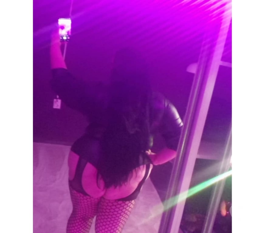 Escorts Brent Kenton - Harrow - Photos for Biggest boobs ever! Bbw!best sloppy owo!cim!