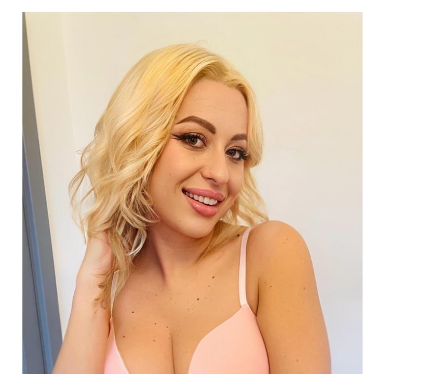 Escorts North West London Kilburn - North West London - Photos for 🩷🩷Sweet Mia🩷🩷