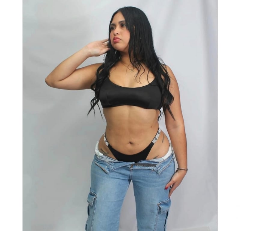 Escorts South East London Catford - South East London - Photos for PARTY THICK LIGHT SKIN
