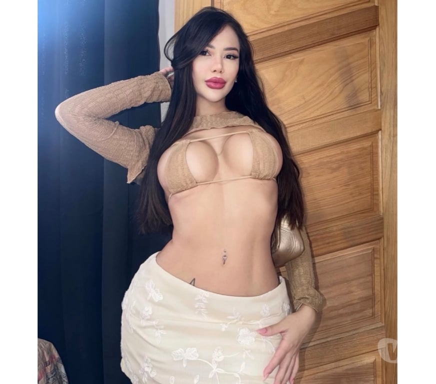 Escorts East London Stratford High Street - DLR Station - East London - Photos for 🔥 SENSUAL, ATTRACTIVE AND CHARMING BRUNETTE 💋
