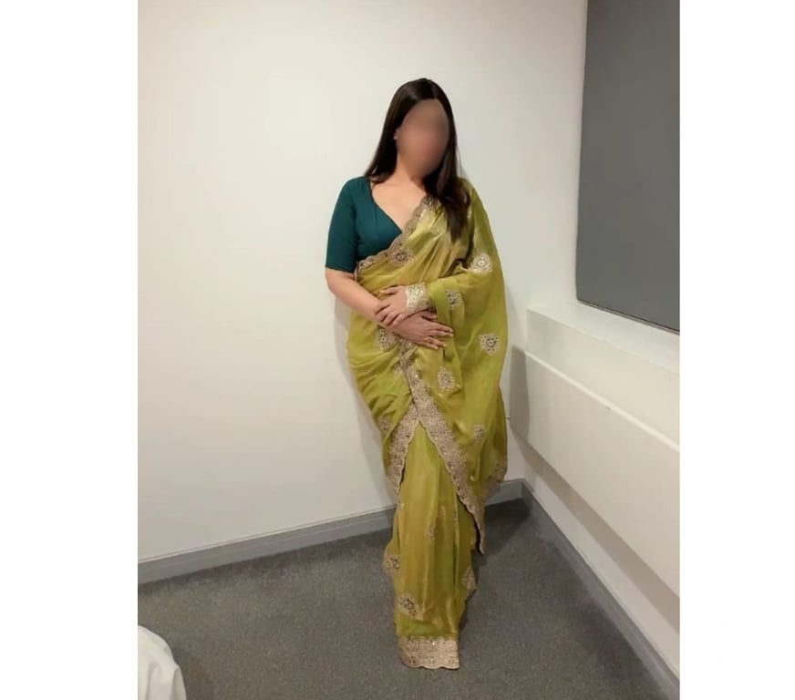 Escorts South East London Croydon - Photos for Soniya Friendly South Indian Tamil 🇮🇳 (WhatsApp me)