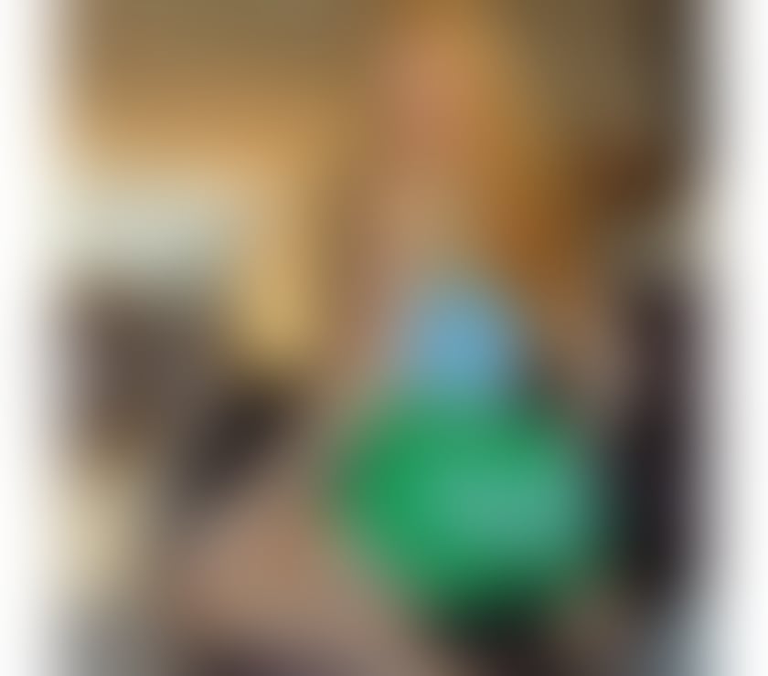 🧜‍♀️ARIEL- NEW IN TOWN-🍾PARTY GIRL 🧜‍♀️