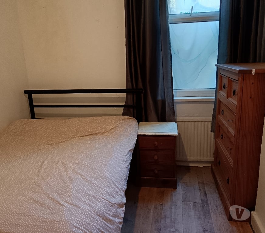 room to let East London Upton Park - East London - Photos for double room to let zone 3 available now near tube !