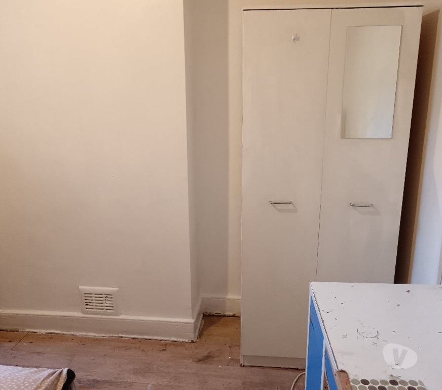 room to let East London Upton Park - East London - Photos for double room to let zone 3 available now near tube !