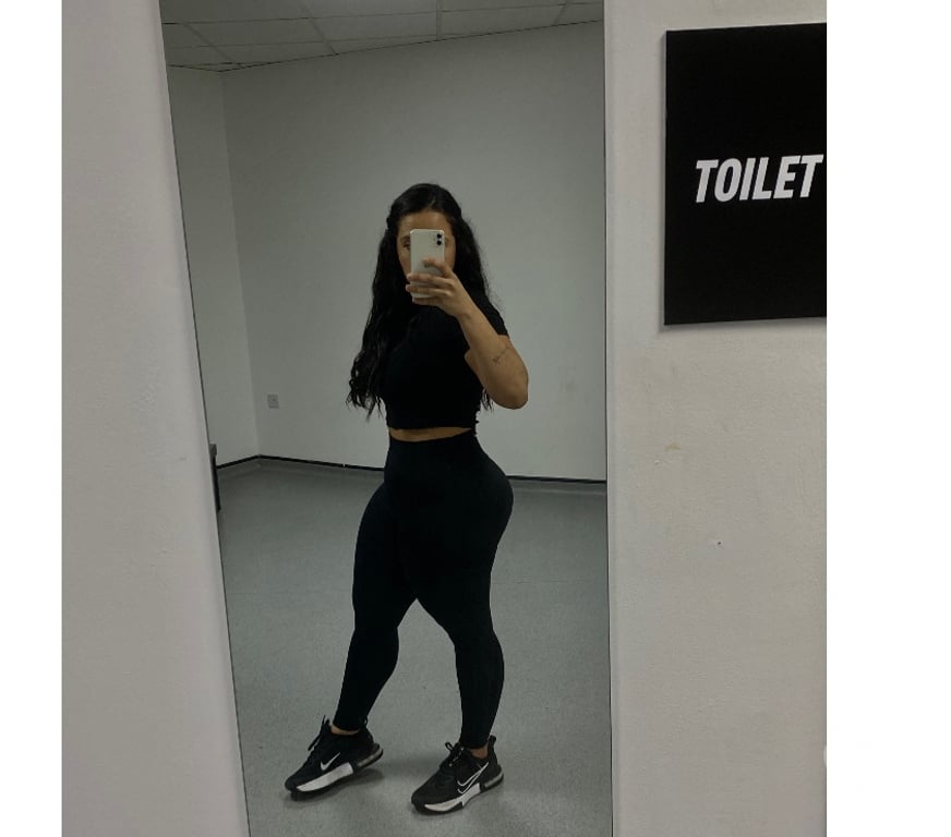 Escorts Staffordshire Stoke-on-Trent - Photos for Brazilian 100% real party girl big ass 😈🍑❤️‍🔥
