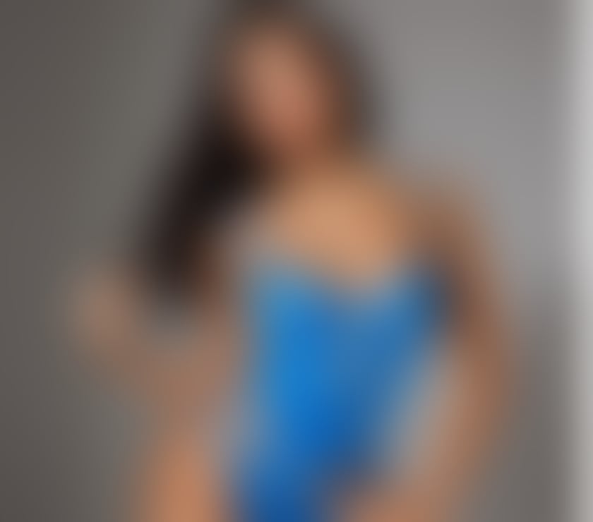 MIA YOUNG MODEL ✨ GFE