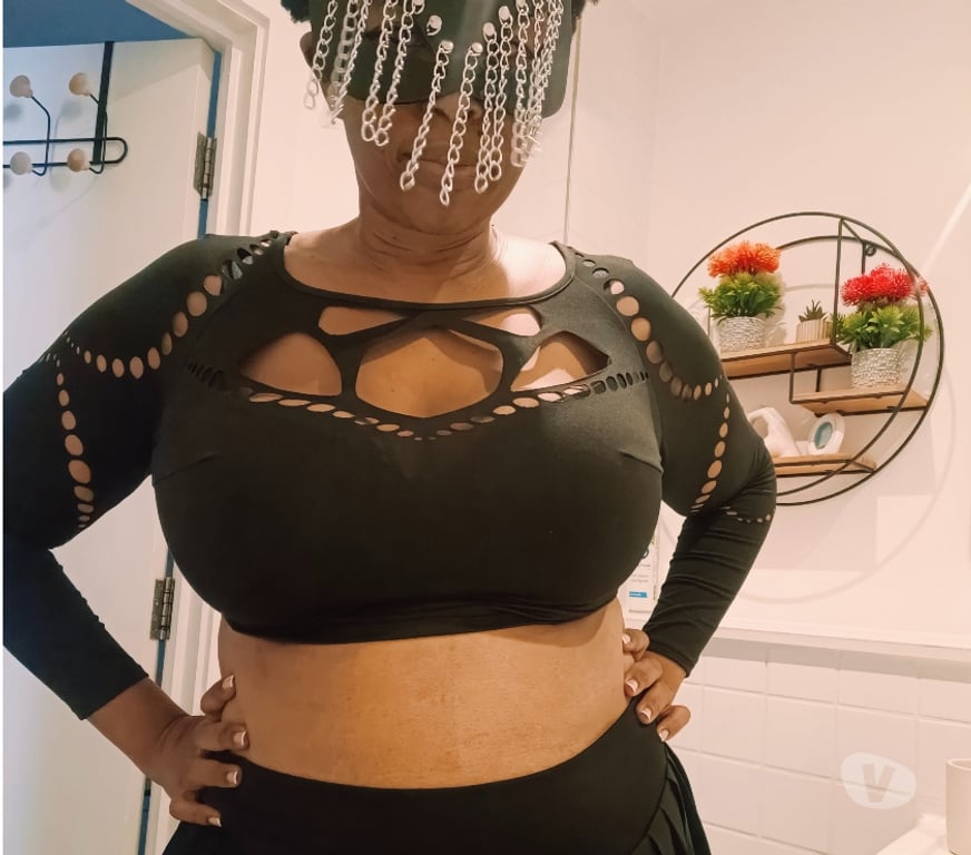Escorts East London Walthamstow Central Station - East London - Photos for Curvy Ebony last night in Uk