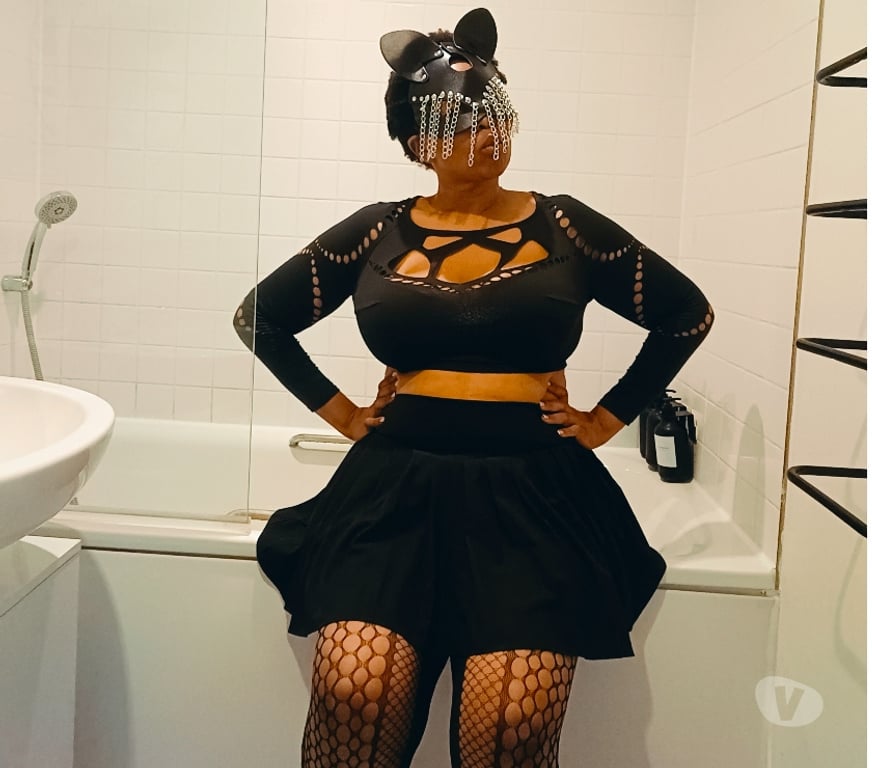 Escorts East London Walthamstow Central Station - East London - Photos for Curvy Ebony last night in Uk