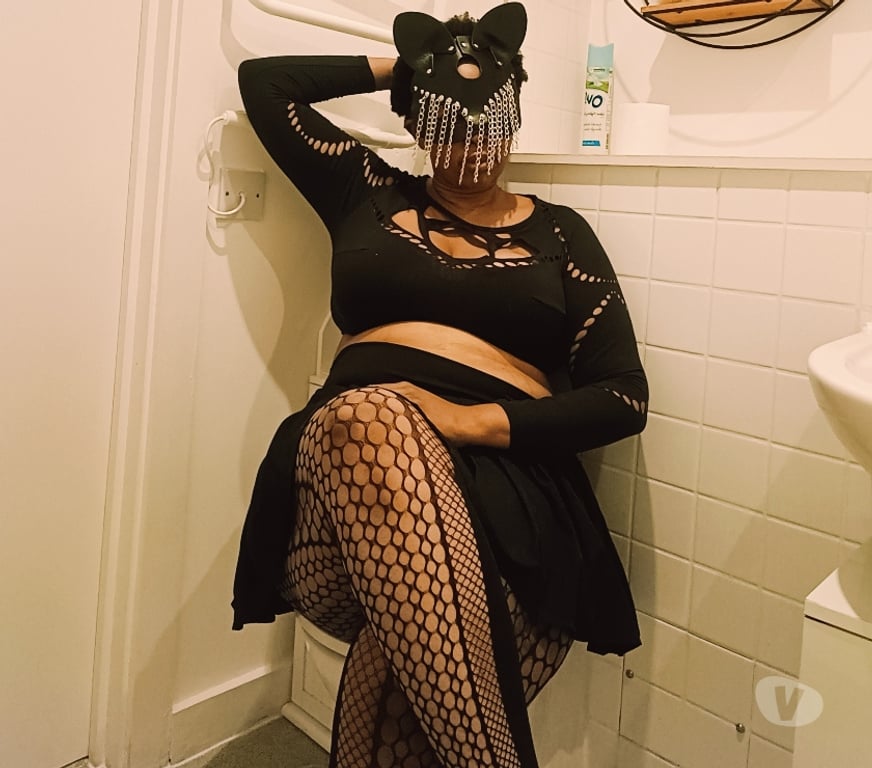 Escorts East London Walthamstow Central Station - East London - Photos for Curvy Ebony last night in Uk