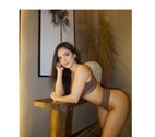 Luton Town Centre - Luton — Brazilian girl call me