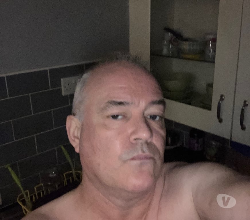 Gay Dating West Yorkshire Leeds - Photos for Genuine guy looking to meet same for fun