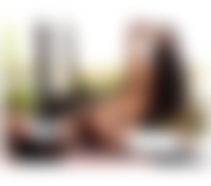 Escorts South West London Earls Court - South West London - Photos for Hanna! Long dark hair and warm eyes!