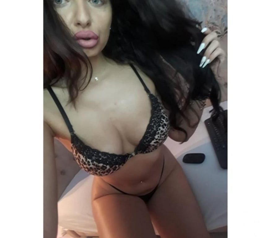 Escorts Aberdeen Aberdeen Airport - Aberdeen - Photos for YOUR GIRL NEXT DOOR ❤️ IARA❤️ NEW IN TOWN
